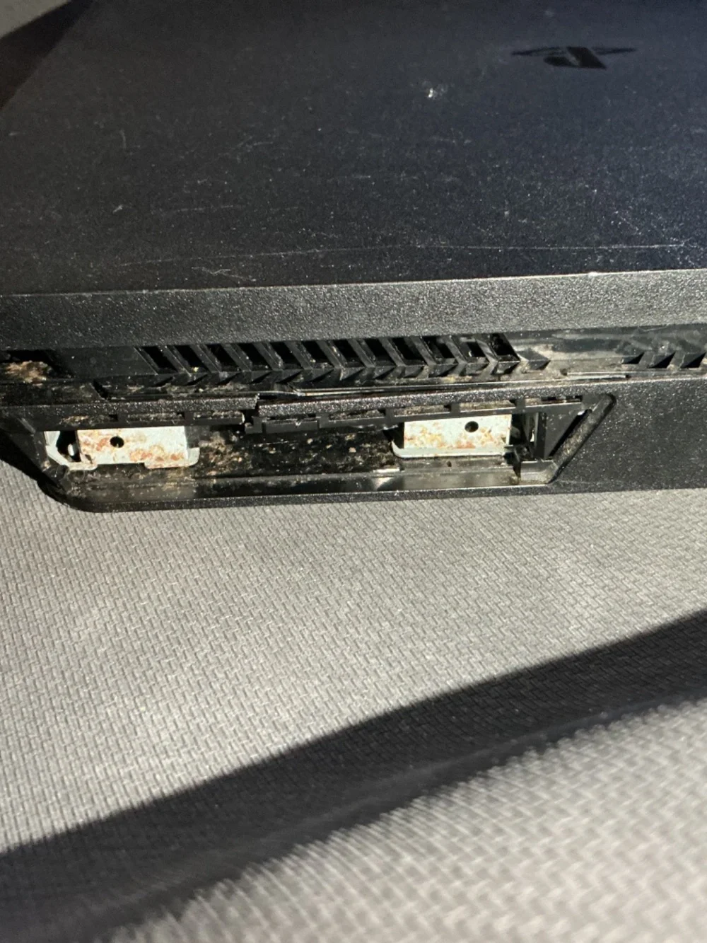 Sony PlayStation 4 slim 1TB System Model CUH-2215b For Parts/Repair (NO Power)